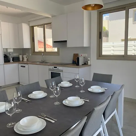 Mimosa 18 Beachhouse