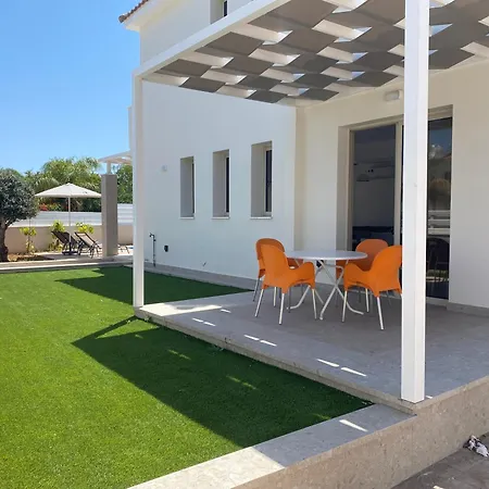 Mimosa 18 Beachhouse